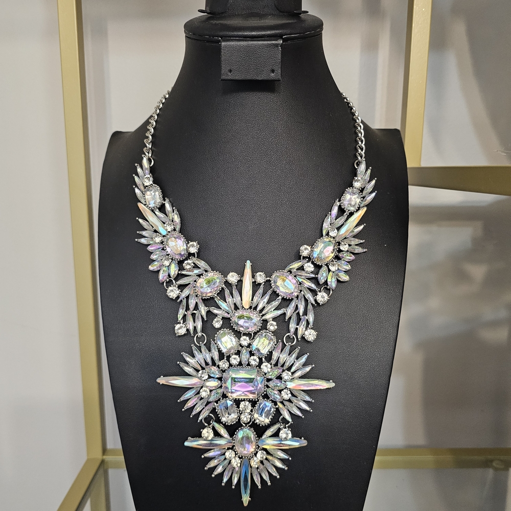 Elegant Silver and Iridescent Necklace